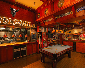 Dolphin Sports Bar & Grill (Dadonghai)
