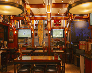 Dolphin Sports Bar & Grill (Dadonghai)
