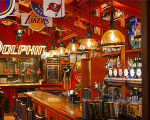 Dolphin Sports Bar & Grill (Dadonghai)