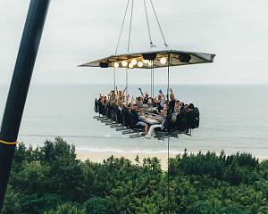 Dinner in the sky