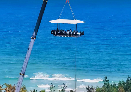 Dinner in the sky